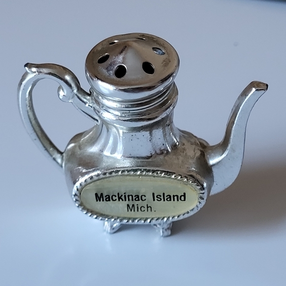 Vintage Cast Metal Mackinac Island Teapot Salt and Pepper Shakers w/ Underplate - Picture 9 of 16